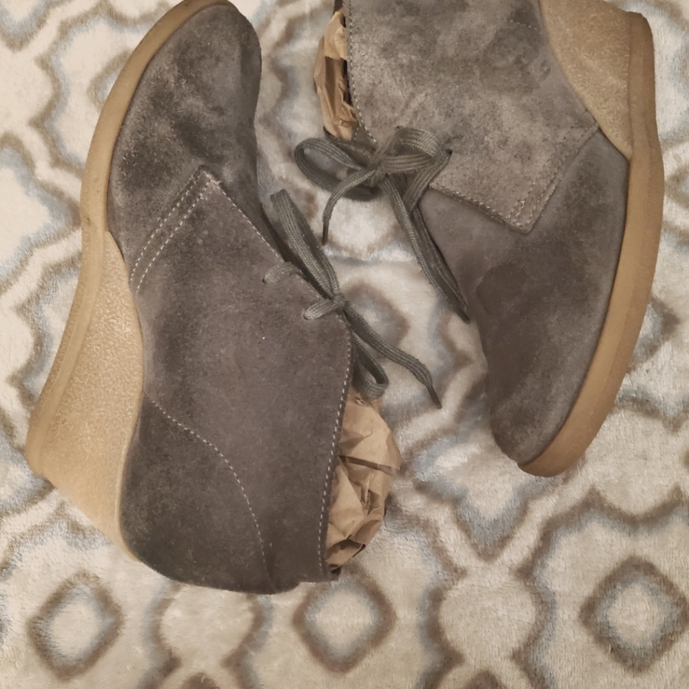 J. Crew Factory Italian Leather Gray Ankle Boots Size 6 - Picture 3 of 7